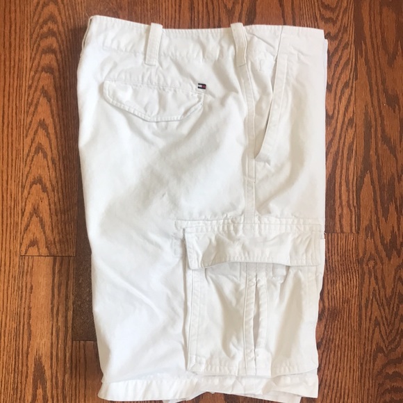 Tommy Hilfiger cargo shorts. - Picture 4 of 6